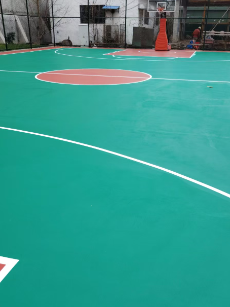 甘南 球场长期使用易出现地面开裂